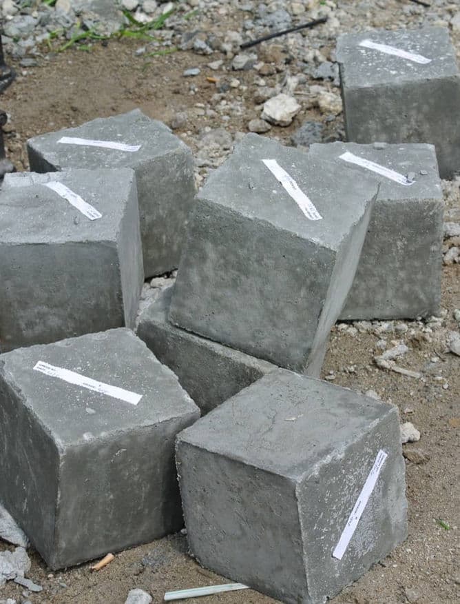 i-GlooAdvance SuperFluid screed sample blocks